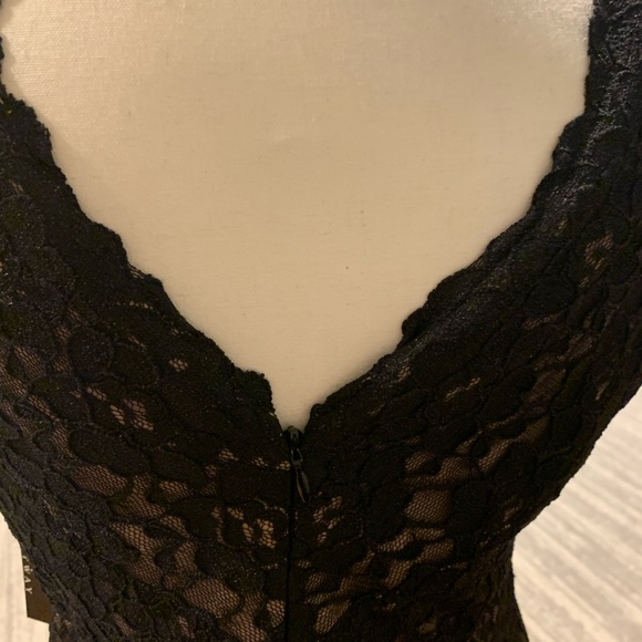 Long lace evening dress - Picture 4 of 5